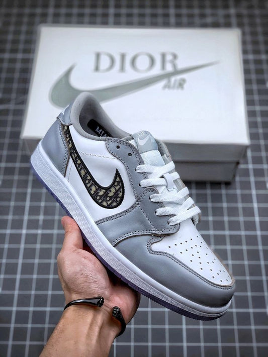 Jordan
x Dior Air Jordan 1 Low sneakers